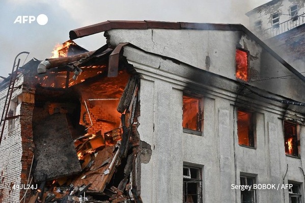 Puissante attaque russe contre Kharkiv, cinq morts en Ukraine Puissante attaque russe contre Kharkiv, cinq morts en Ukraine