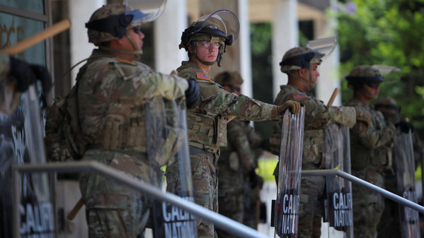 Tensions à Los Angeles - La Californie demande à la justice d’empêcher le déploiement de soldats Tensions à Los Angeles - La Californie demande à la justice d’empêcher le déploiement de soldats