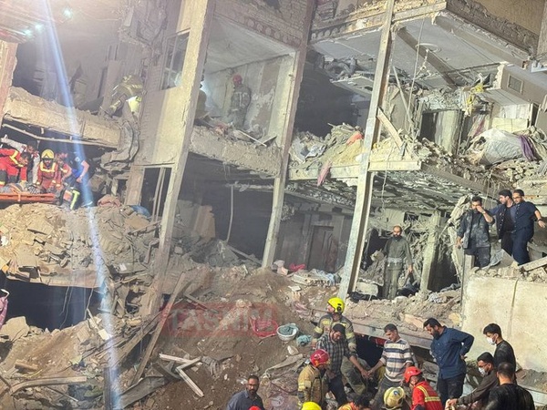 Un quartier résidentiel de Téhéran frappé par l'armée israélienne Un quartier résidentiel de Téhéran frappé par l'armée israélienne