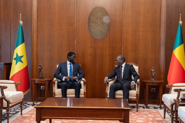 Les présidents Patrice Talon (d.) et Diomaye Faye à Cotonou le 15 juillet 2025 Les présidents Patrice Talon (d.) et Diomaye Faye à Cotonou le 15 juillet 2025