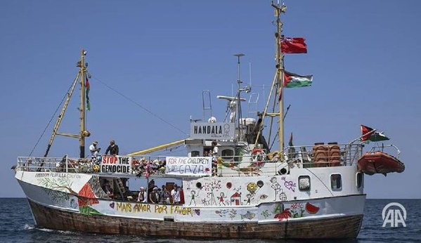 Les passagers du "Handala" intercepté par Israël transférés à la prison de Givon Les passagers du "Handala" intercepté par Israël transférés à la prison de Givon