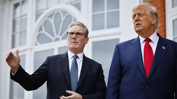 "C'est un ami" : le Premier ministre britannique Keir Starmer coupe Donald Trump en pleine phrase "C'est un ami" : le Premier ministre britannique Keir Starmer coupe Donald Trump en pleine phrase