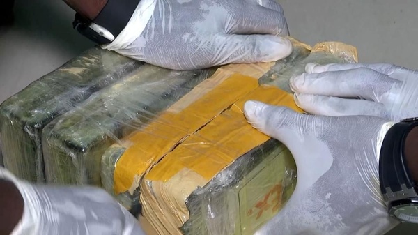 SENEGAL - Une opération conjointe Gendarmerie-Douane capture 643 paquets de cocaïne à Rufisque SENEGAL - Une opération conjointe Gendarmerie-Douane capture 643 paquets de cocaïne à Rufisque