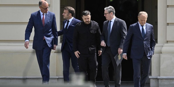 Les dirigeants européens (Merz, Macron, Starmer) et leur allié ukrainien Zelensky Les dirigeants européens (Merz, Macron, Starmer) et leur allié ukrainien Zelensky