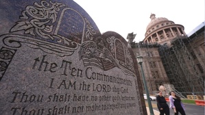 Texas - Un juge fédéral bloque une loi imposant que les 10 commandements figurent dans les écoles Texas - Un juge fédéral bloque une loi imposant que les 10 commandements figurent dans les écoles