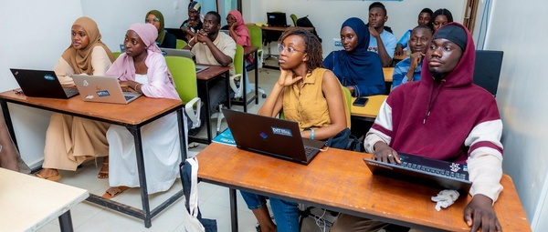 Des étudiants de l'école d'intelligence artificielle Dakar Institute of Technology (DIT)