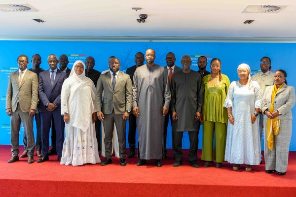 Le PM et les membres du Conseil national du numérique Le PM et les membres du Conseil national du numérique