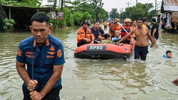 Les inondations en Indonésie, Thaïlande et Sri Lanka dépassent les 900 morts