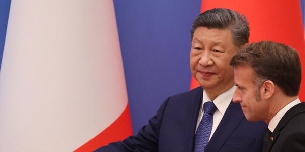 Xi Jinping et Emmanuel Macron Xi Jinping et Emmanuel Macron