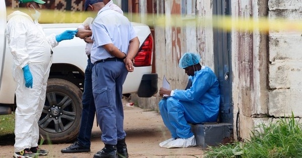 Afrique du Sud - Des tirs dans un bar clandestin font 12 morts Afrique du Sud - Des tirs dans un bar clandestin font 12 morts