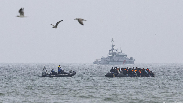 Des migrants sous étroite surveillance... Des migrants sous étroite surveillance...