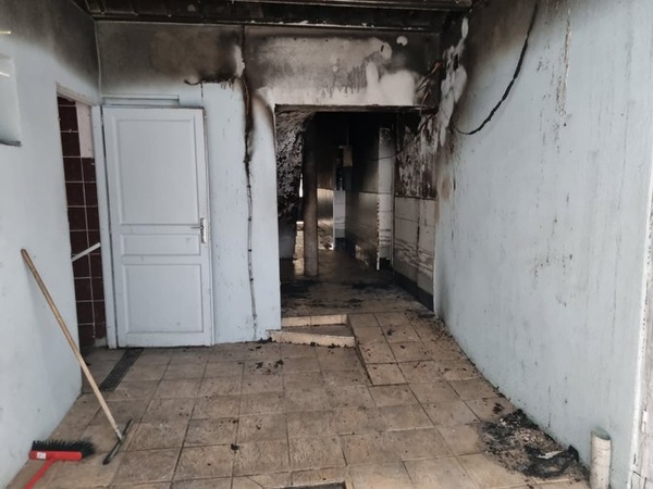 Mosquée de Saint-Bruno à Grenoble : les dégâts de l'incendie criminel présumé Mosquée de Saint-Bruno à Grenoble : les dégâts de l'incendie criminel présumé