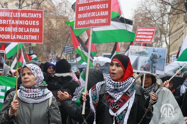 À Paris, plusieurs centaines de manifestants pour la Palestine et contre l’inaction internationale À Paris, plusieurs centaines de manifestants pour la Palestine et contre l’inaction internationale