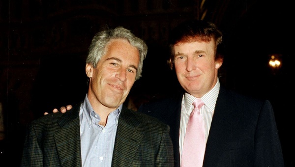 Jeffrey Epstein (g.) et Donald Trump