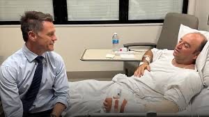 Ahmed Al Ahmed sur son lit d'hôpital après son acte héroïque contre les assaillants de la plage australienne de Bondi