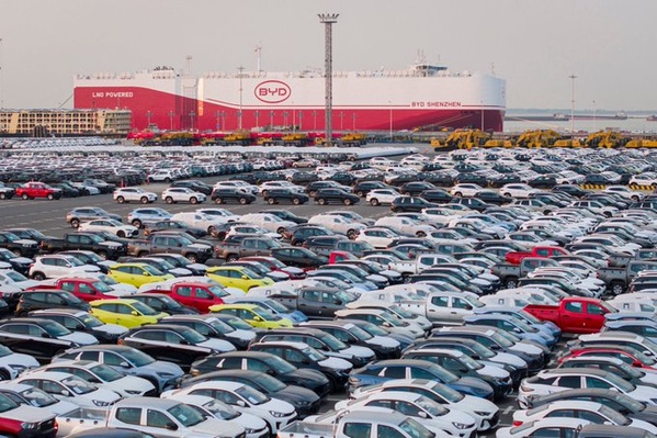 BYD dépasse Tesla alors que la Chine redessine la course mondiale aux véhicules électriques BYD dépasse Tesla alors que la Chine redessine la course mondiale aux véhicules électriques