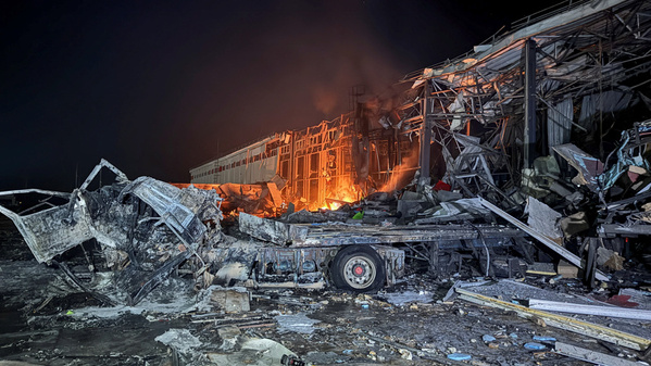 Frappes russes massives sur l'Ukraine, deux pétroliers grecs touchés en mer Noire Frappes russes massives sur l'Ukraine, deux pétroliers grecs touchés en mer Noire