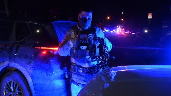 Minneapolis - Un agent fédéral de l'immigration fait feu sur un homme Minneapolis - Un agent fédéral de l'immigration fait feu sur un homme