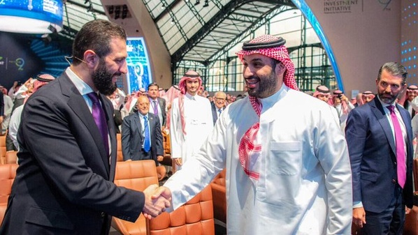 Le leader syrien (g.) et le prince héritier saoudien