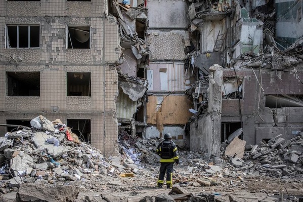 Ukraine: près de 20 morts dans des frappes russes à quelque heures d'une potentielle trêve Ukraine: près de 20 morts dans des frappes russes à quelque heures d'une potentielle trêve
