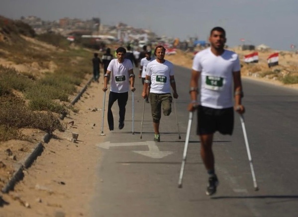 Des victimes de la guerre israélienne contre les populations de Gaza ont pris part au marathon de Palestine le 8 mai 2026.