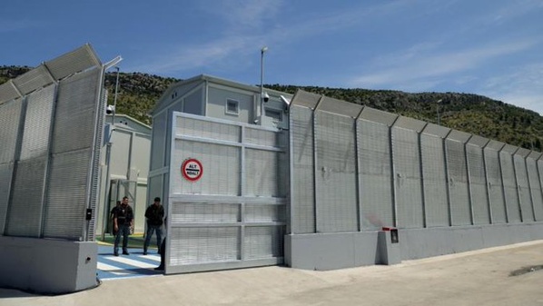 L'Union européenne prête à approuver la création de centres pour migrants à l'étranger