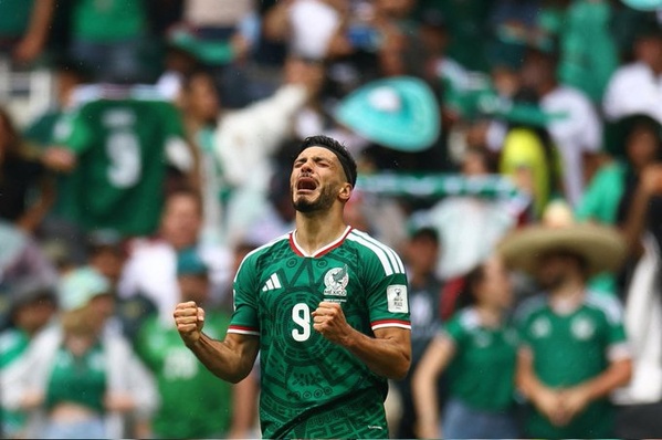Gimenez, auteur du 2e but mexicain devant de pâles sud-africains pour le premier match de la Coupe du monde 2026 au Stade Azteca de Mexico le 11 juin.