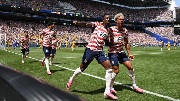 Coupe du monde (J2) : Les États-Unis dominent l'Australie et filent en 16es de finale