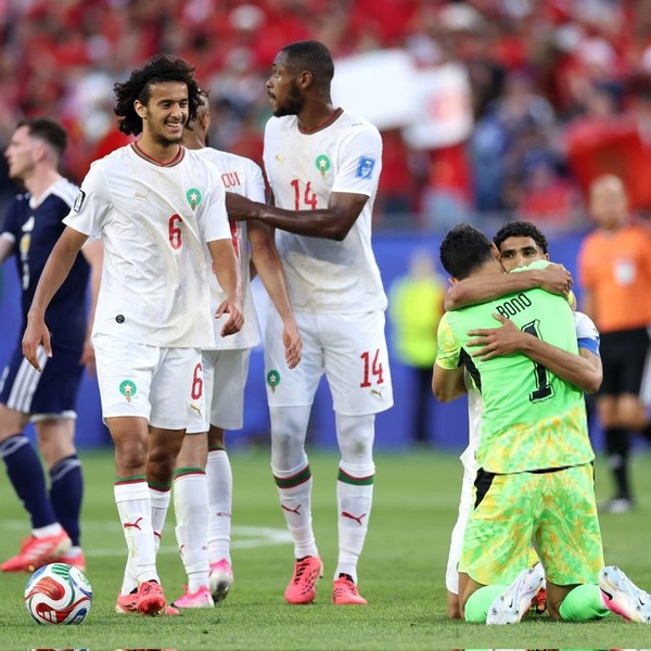 Les Marocains ont un pied en 8e de finale de la Coupe du monde de football après leur victoire contre l'Ecosse