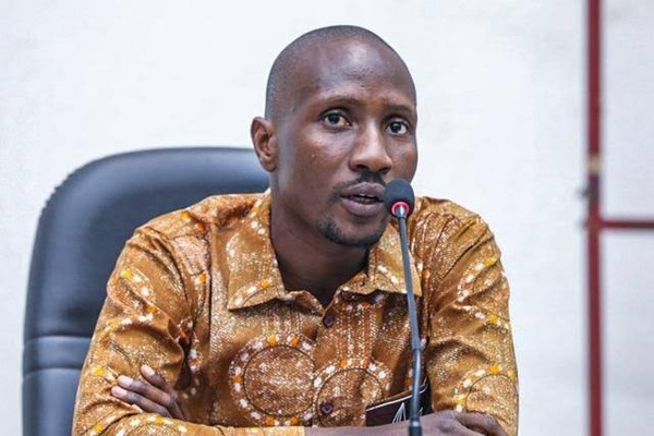 Le journaliste burkinabè Atiana Serge Oulon, enlevé et en détention sans jugement depuis le 24 juin 2024