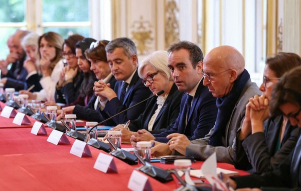 Le premier ministre Lecornu et les ministres du gouvernement français Le premier ministre Lecornu et les ministres du gouvernement français