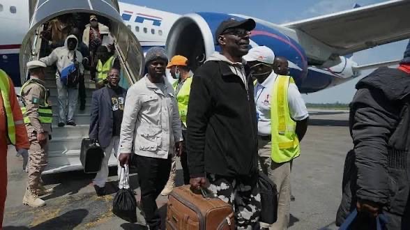 Retour au pays de 66 ressortissants nigérians indésirables en Afrique du Sud