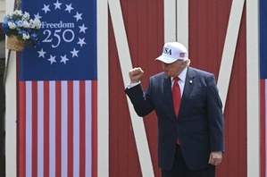 Donald Trump au pied du Mont Rushmore pour lancer les festivités des 250 ans