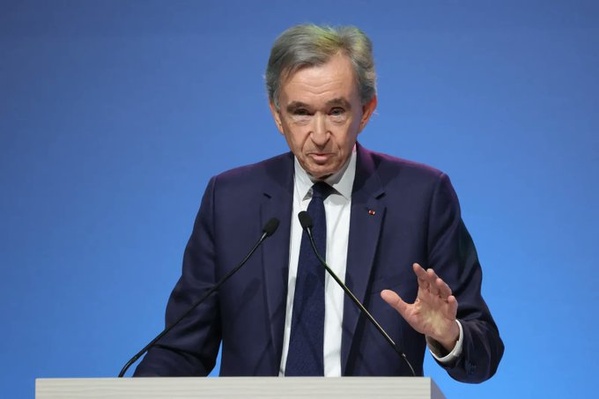 Bernard Arnault, l'homme le plus riche de France et des premières fortunes au monde. Bernard Arnault, l'homme le plus riche de France et des premières fortunes au monde.