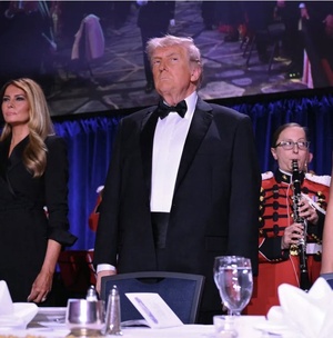 Dîner des correspondants - Trump livre un discours décousu et truffé d’insultes