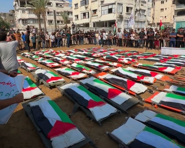 A Gaza, des funérailles collectives pour 112 Palestiniens longtemps ensevelis sous des immeubles détruits par Israël A Gaza, des funérailles collectives pour 112 Palestiniens longtemps ensevelis sous des immeubles détruits par Israël