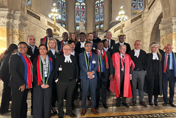 L'equipe de juristes sud-africains a la Cour internationale de justice de la Haye (CIJ) à la Haye L'equipe de juristes sud-africains a la Cour internationale de justice de la Haye (CIJ) à la Haye