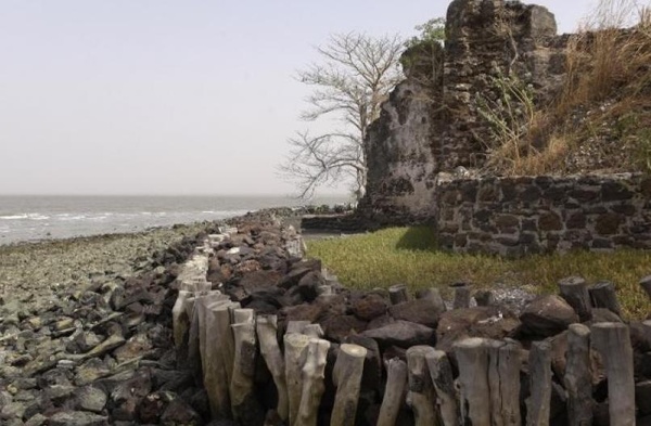 Une île gambienne sur la cote atlantique Une île gambienne sur la cote atlantique