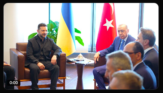 Zelensky, Erdogan et leurs collaborateurs à New York le 23 septembre 2026 (capture d'écran)