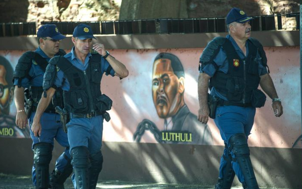 AFRIQUE DU SUD: Des jumeaux projetaient des attentats AFRIQUE DU SUD: Des jumeaux projetaient des attentats