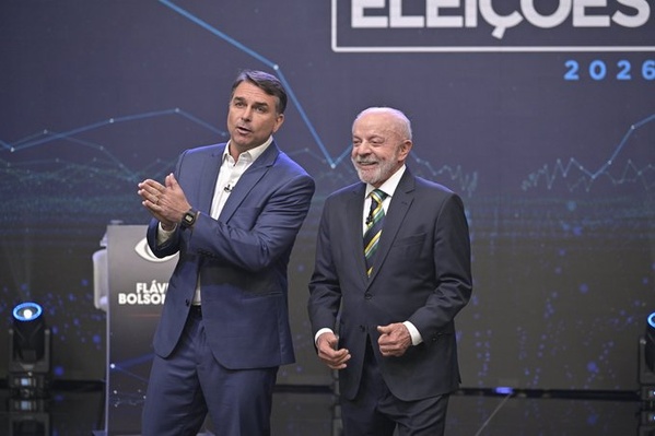 Lula (d.) et Bolsonaro
