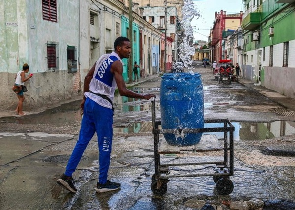 Cuba est sous blocus des Etats-Unis depuis 1960. Cuba est sous blocus des Etats-Unis depuis 1960.