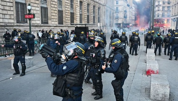 France : Amnesty International alerte sur sept signes de dérive autoritaire