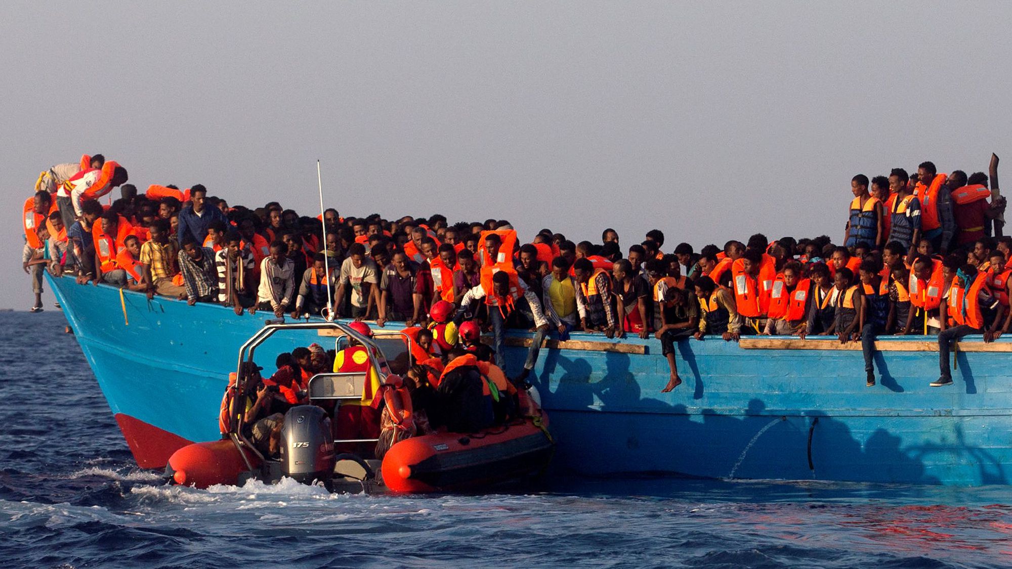Six cent cinquante migrants secourus en Méditerranée