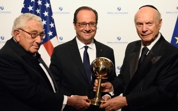 François Hollande, « Homme d’État [pro-israélien] de l’année », selon Voltaire