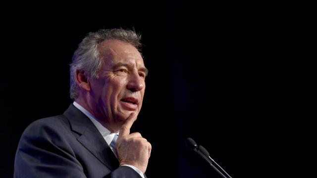 Bayrou demande une enquête sur des accusations de Buisson