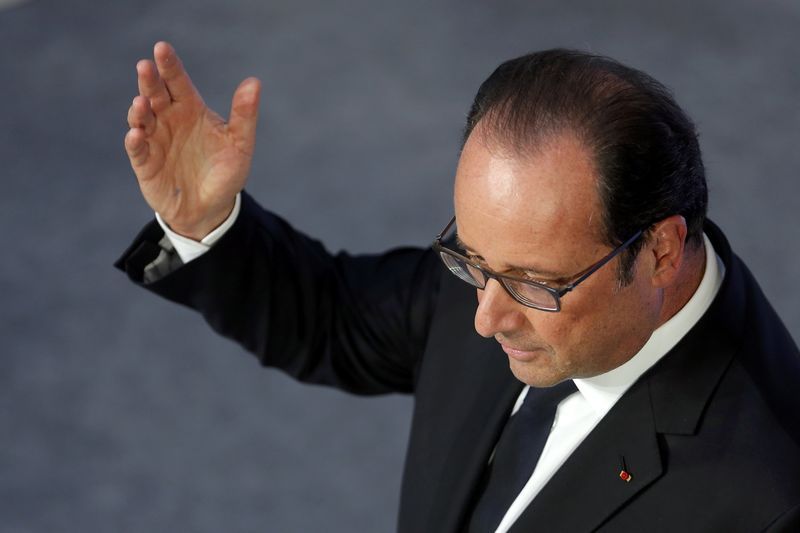 Les socialistes hésitent à soutenir Hollande