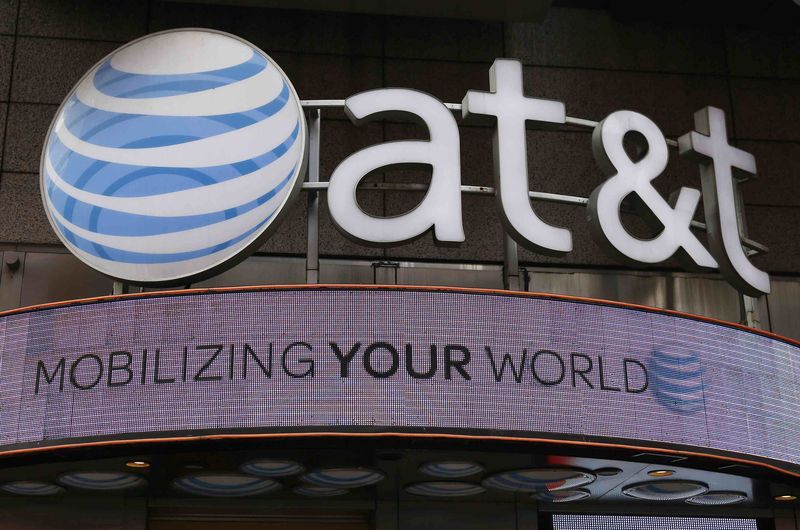 AT&T crée un géant télécoms-médias en rachetant Time Warner