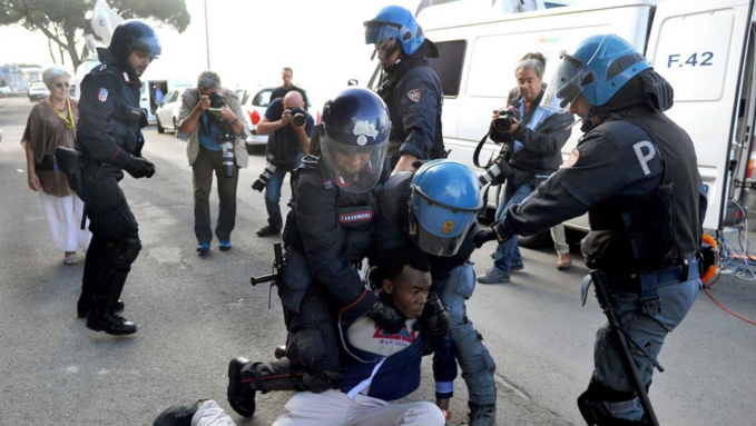 MIGRANTS: Amnesty dénonce des cas de torture par des policiers italiens