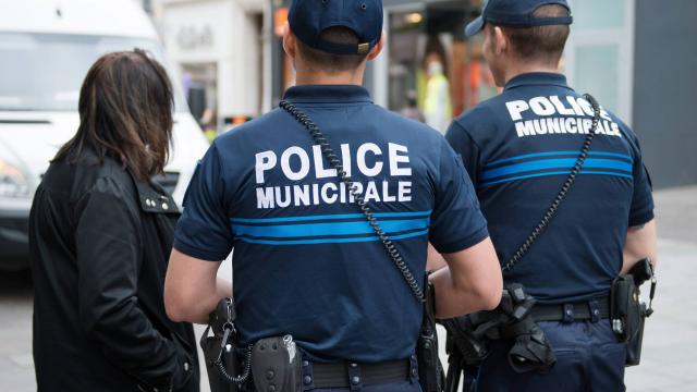 Les policiers municipaux peuvent porter des pistolets